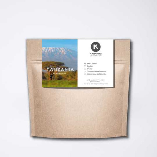 Tanzanya Kilimanjaro, yıkanmış Afrika çekirdekleri arasında en güzel kahve deneyimlerinden biri! Meyvemsi, orta gövdeli ve asiditesi yüksek, nitelikli bir Tanzanya kahvesi.